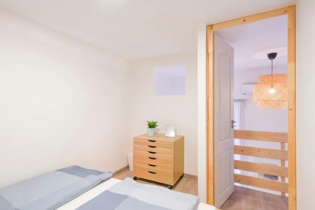 2 Bedroom Flat In Nyar Str., Boutique Budapest Eksteriør bilde