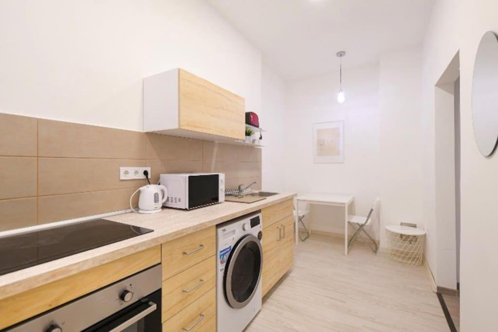 2 Bedroom Flat In Nyar Str., Boutique Budapest Eksteriør bilde