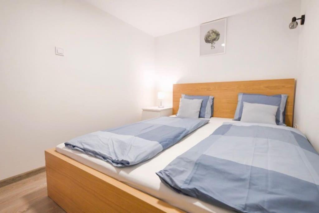 2 Bedroom Flat In Nyar Str., Boutique Budapest Eksteriør bilde